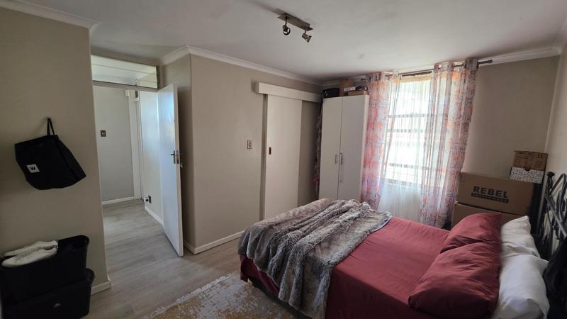 3 Bedroom Property for Sale in Zonnebloem Western Cape